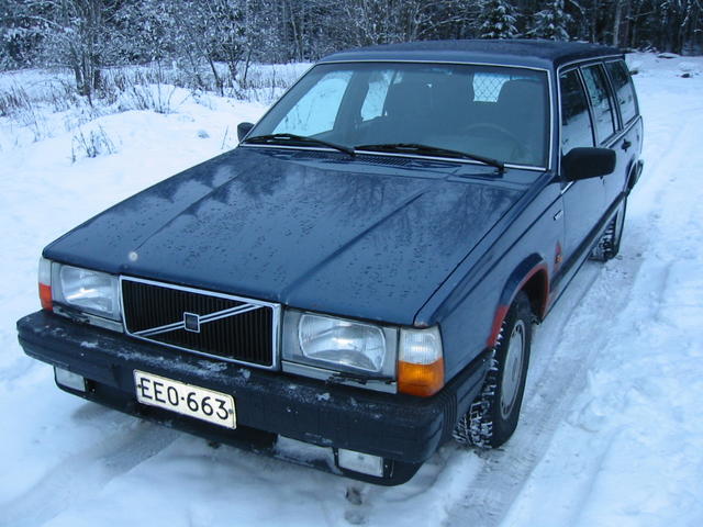 Volvo_745GLE-88_1