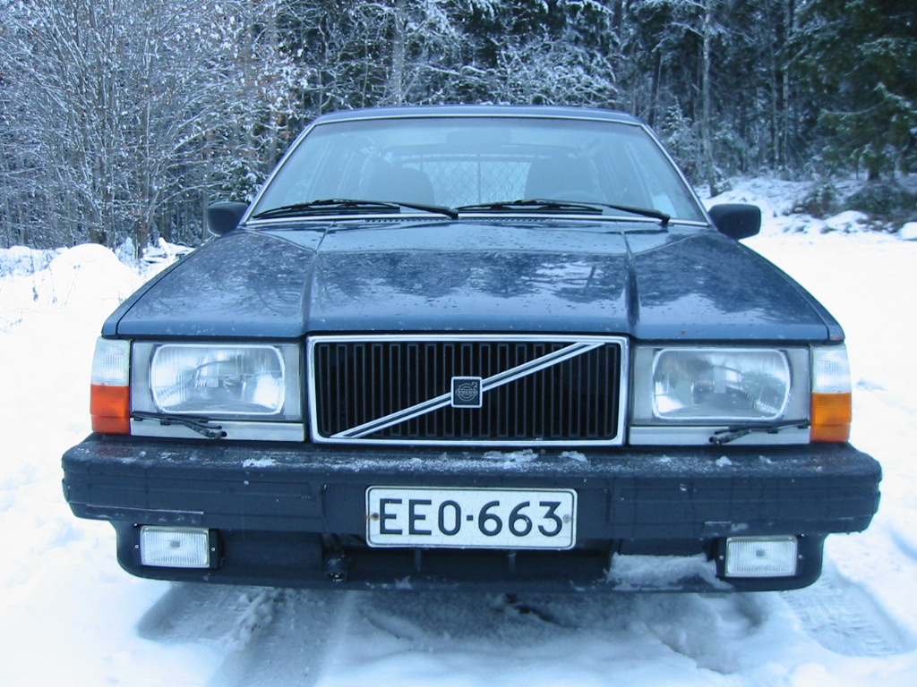 Volvo_745GLE-88_6