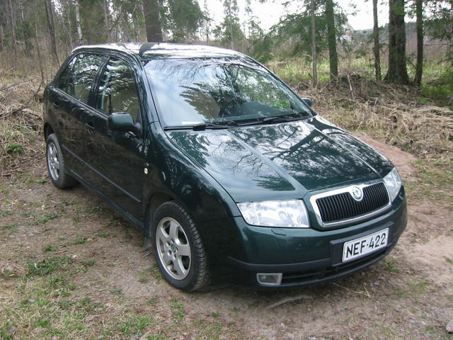 Skoda_Fabia_00-1