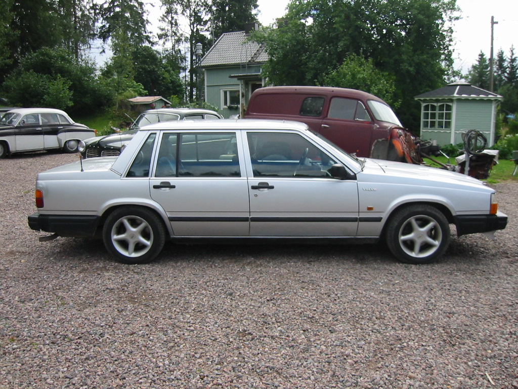 Volvo740GLE-88_5