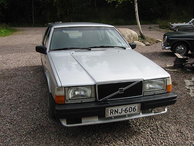 Volvo740GLE-88_1